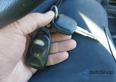 2008 Kia Rio Lx z USA, uszkodzony, nr VIN KNADE123086298345